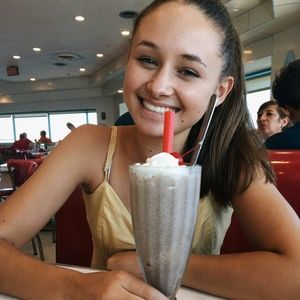 Meet your Posher, Loralei